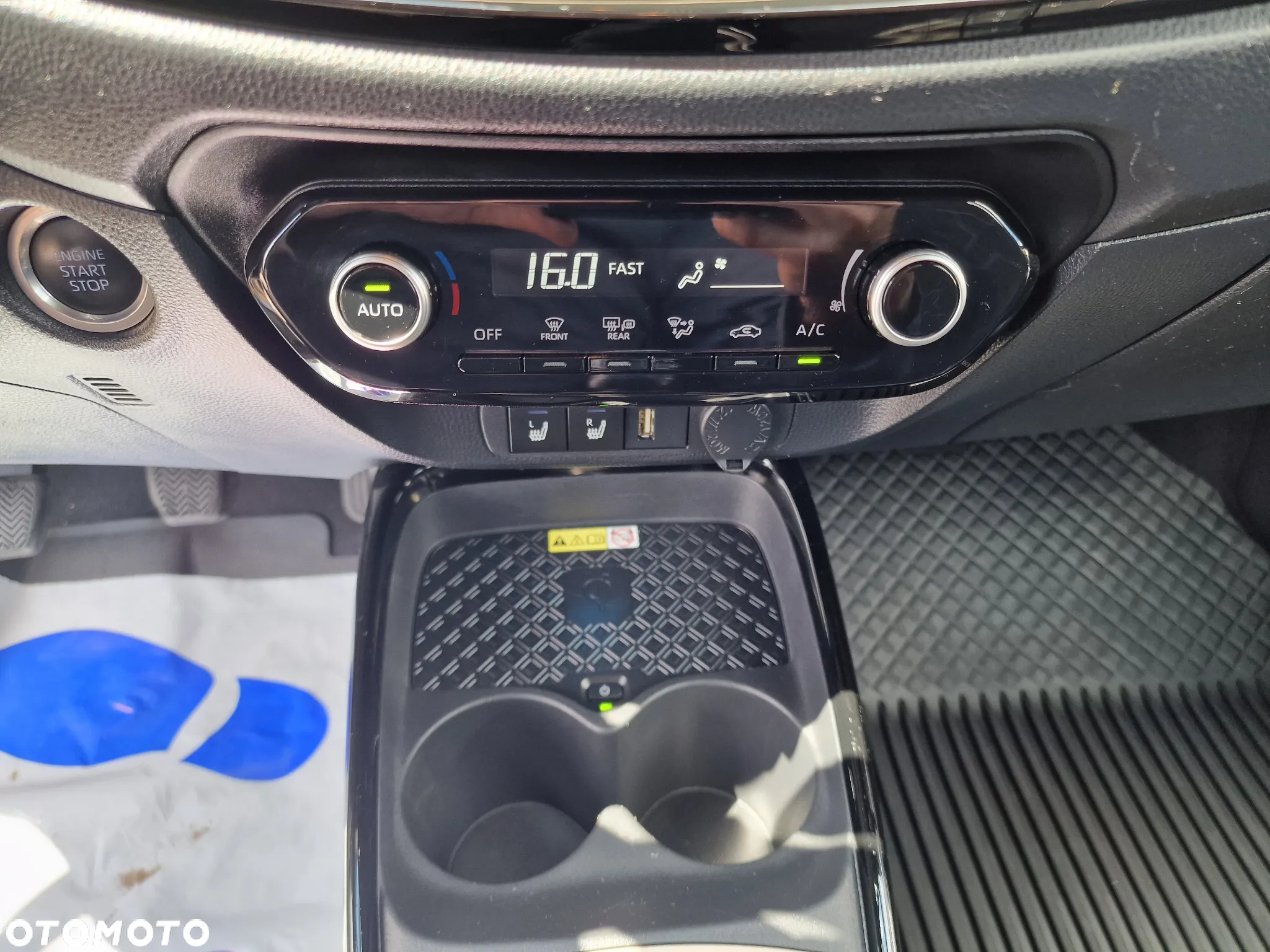 Toyota Aygo X 1.0 VVT-i JBL - 28