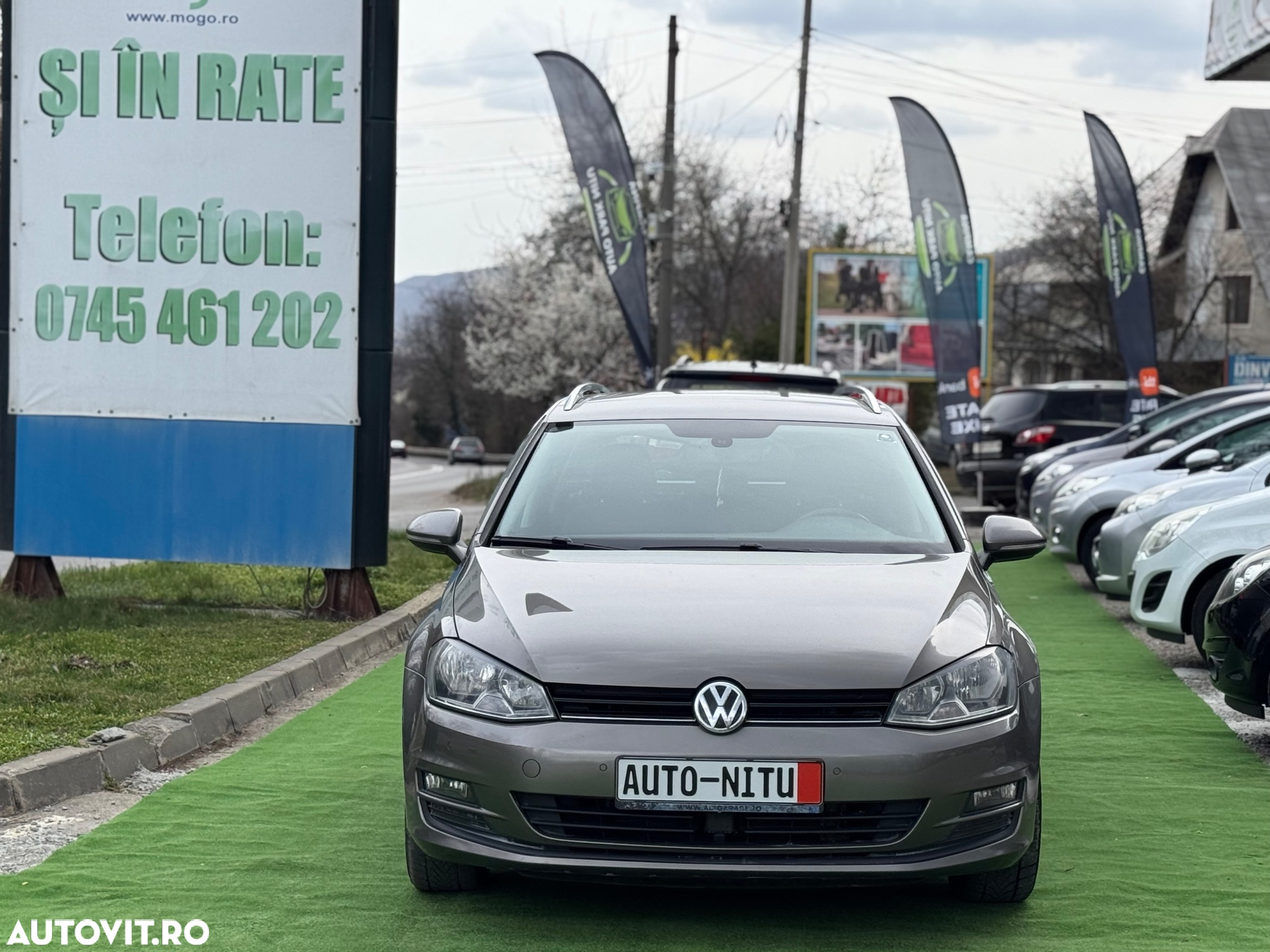Volkswagen Golf - 2