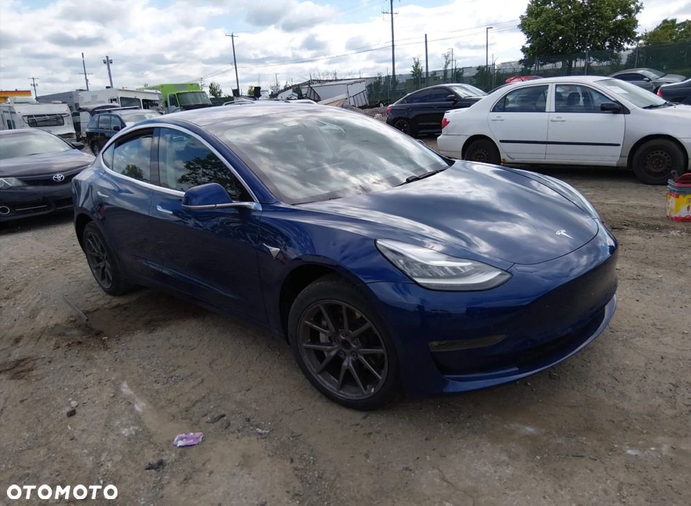 Tesla Model 3 - 2