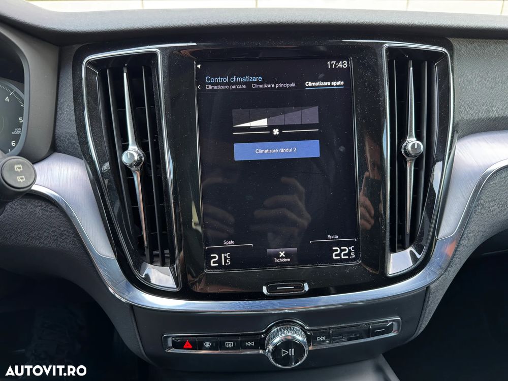 Volvo V60 D4 Momentum Pro - 14