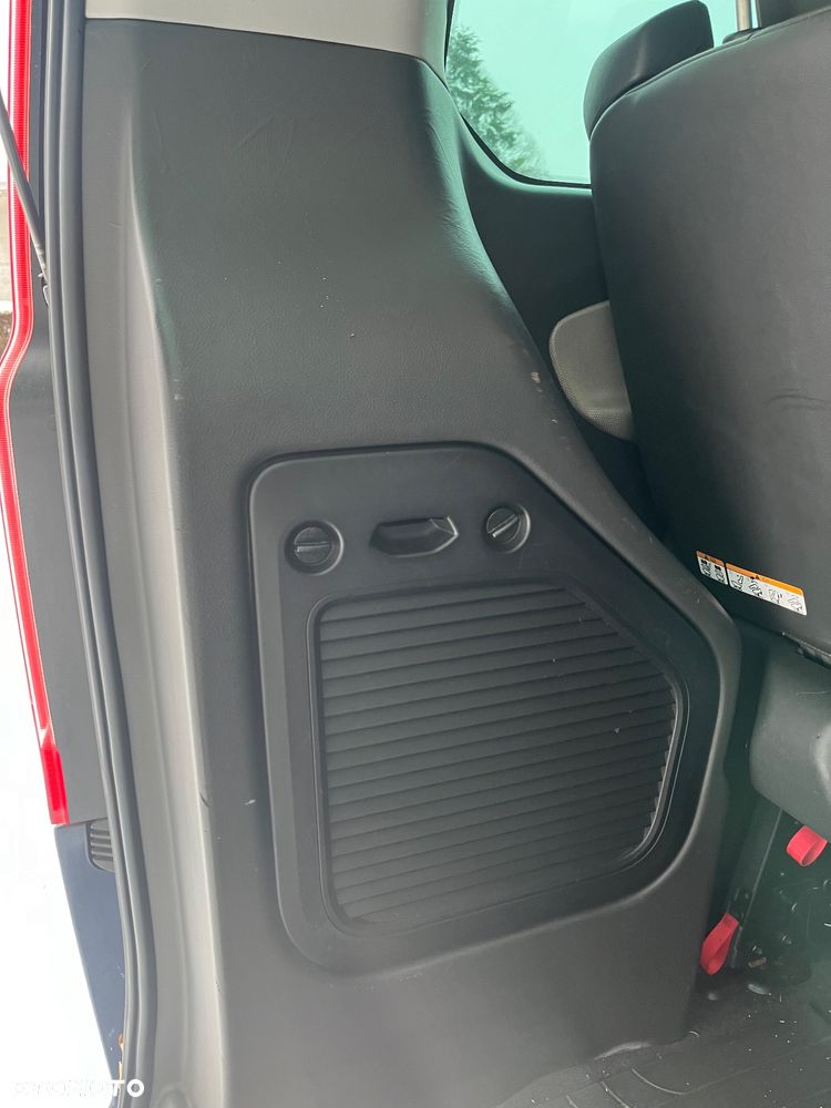 Ford Tourneo Custom - 2