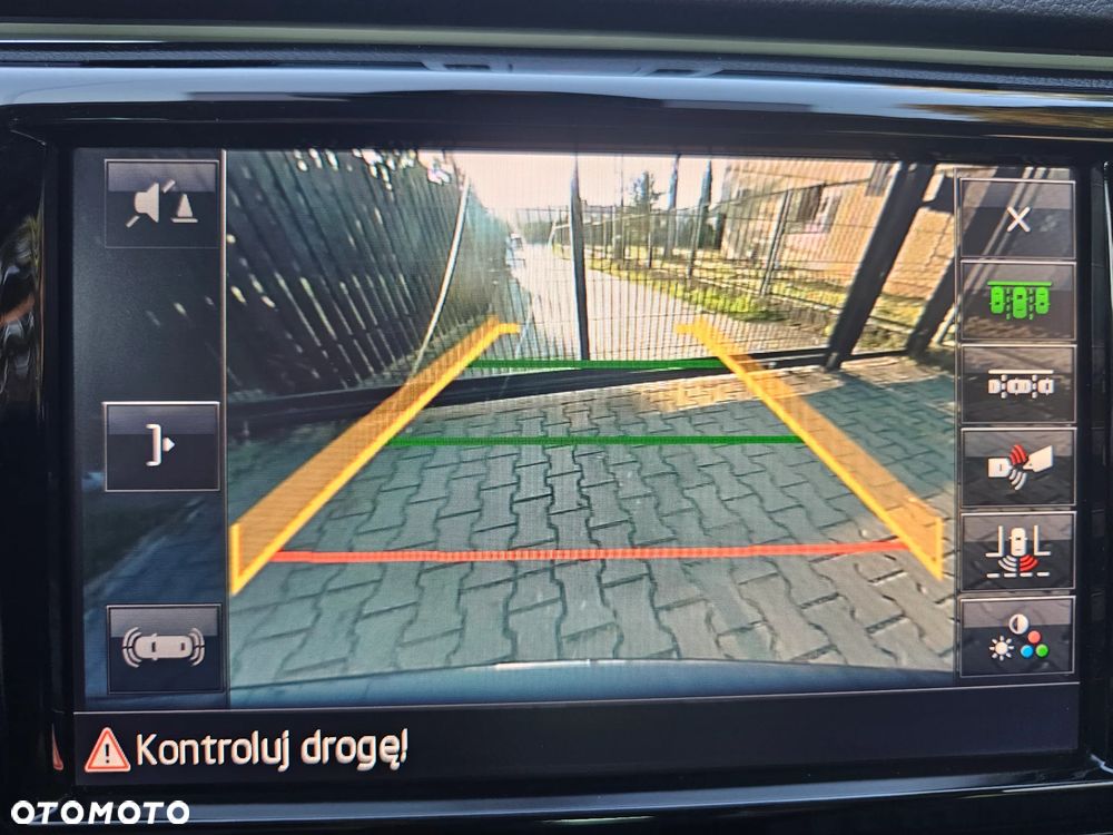 Skoda Superb 2.0 TDI L&K DSG - 20