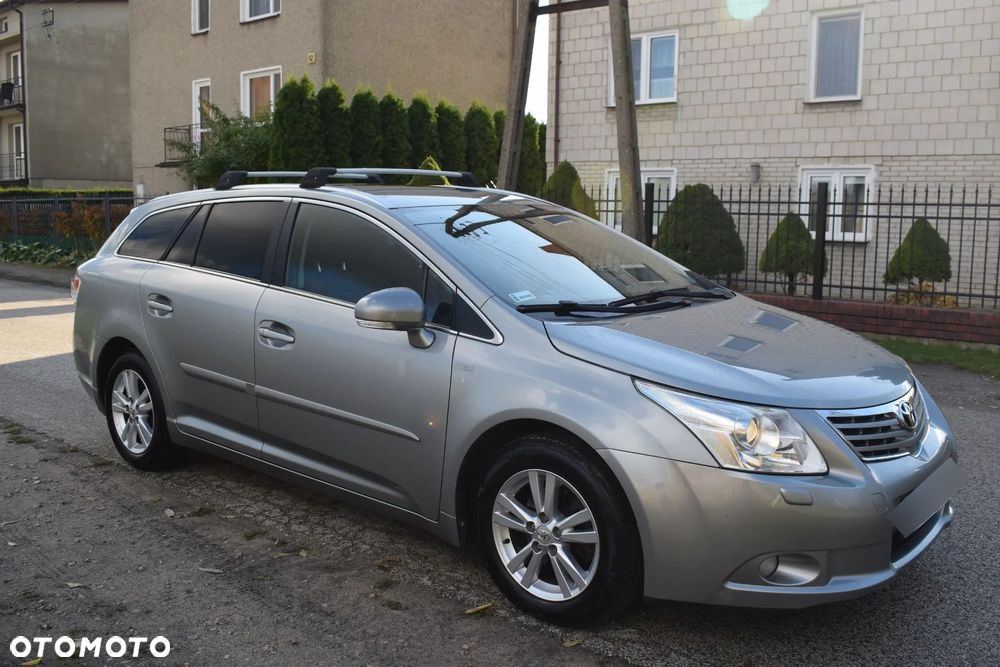 Toyota Avensis 1.8 Sol - 13