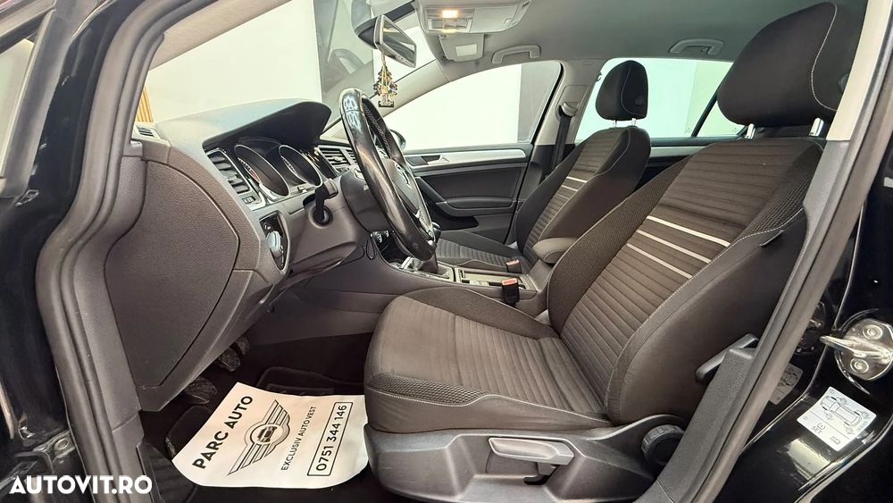 Volkswagen Golf - 18