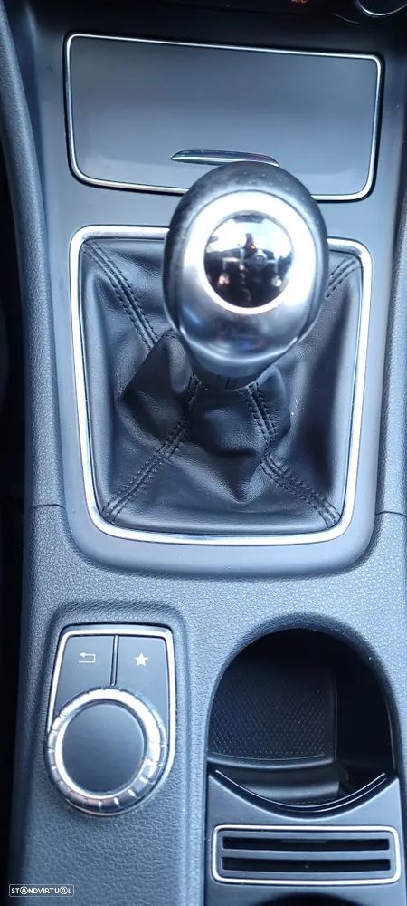 Mercedes-Benz CLA 180 d Shooting Brake Urban - 30