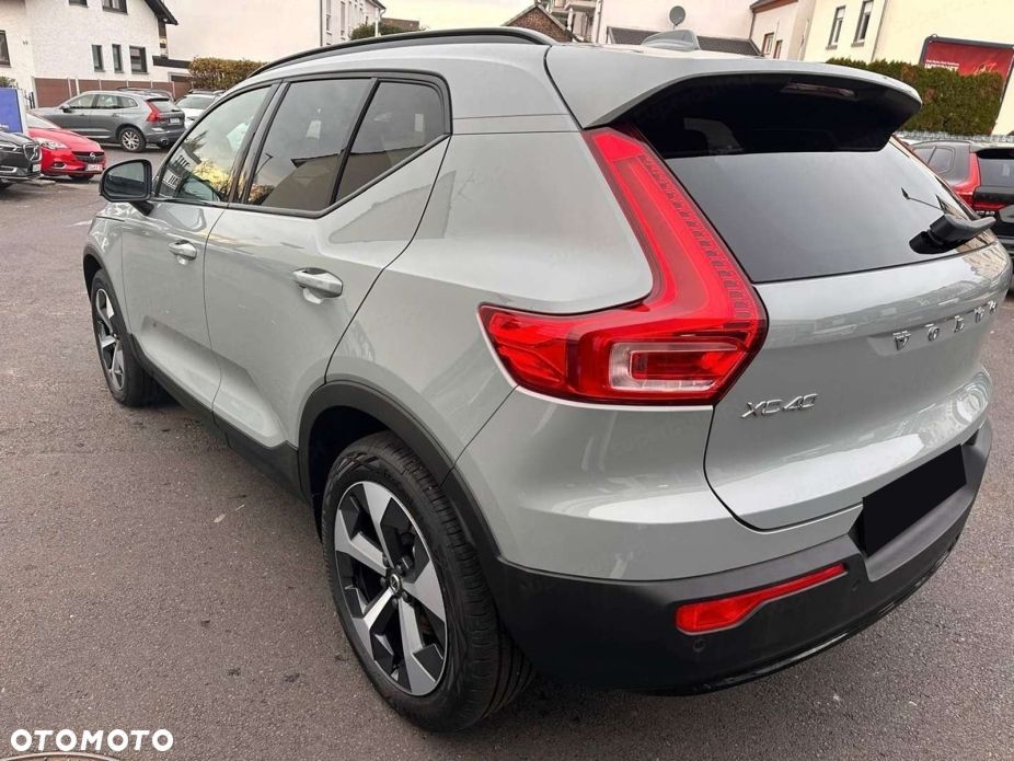 Volvo XC 40 B3 Ultra Dark - 6