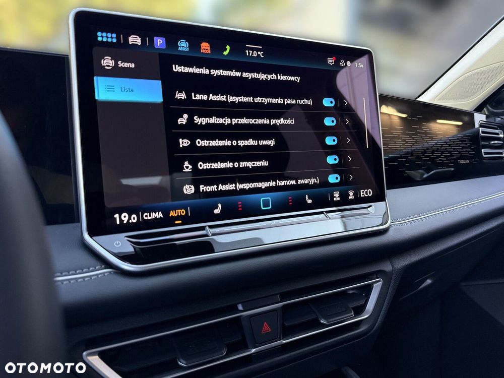 Volkswagen Tiguan - 31