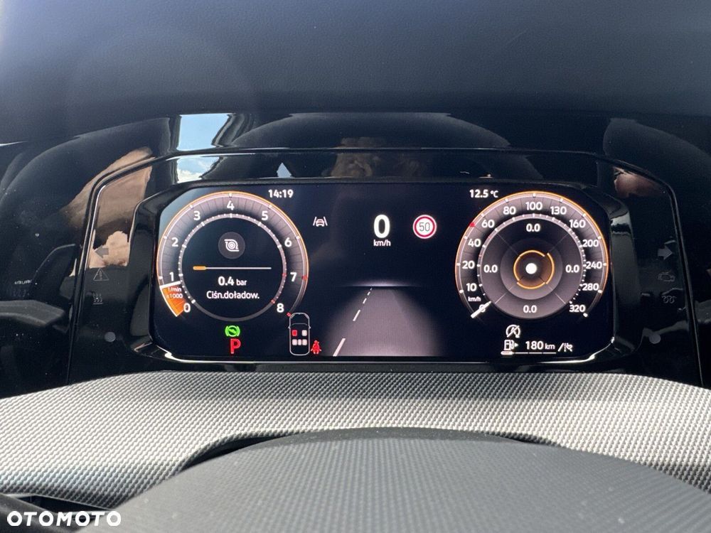 Volkswagen Golf - 28