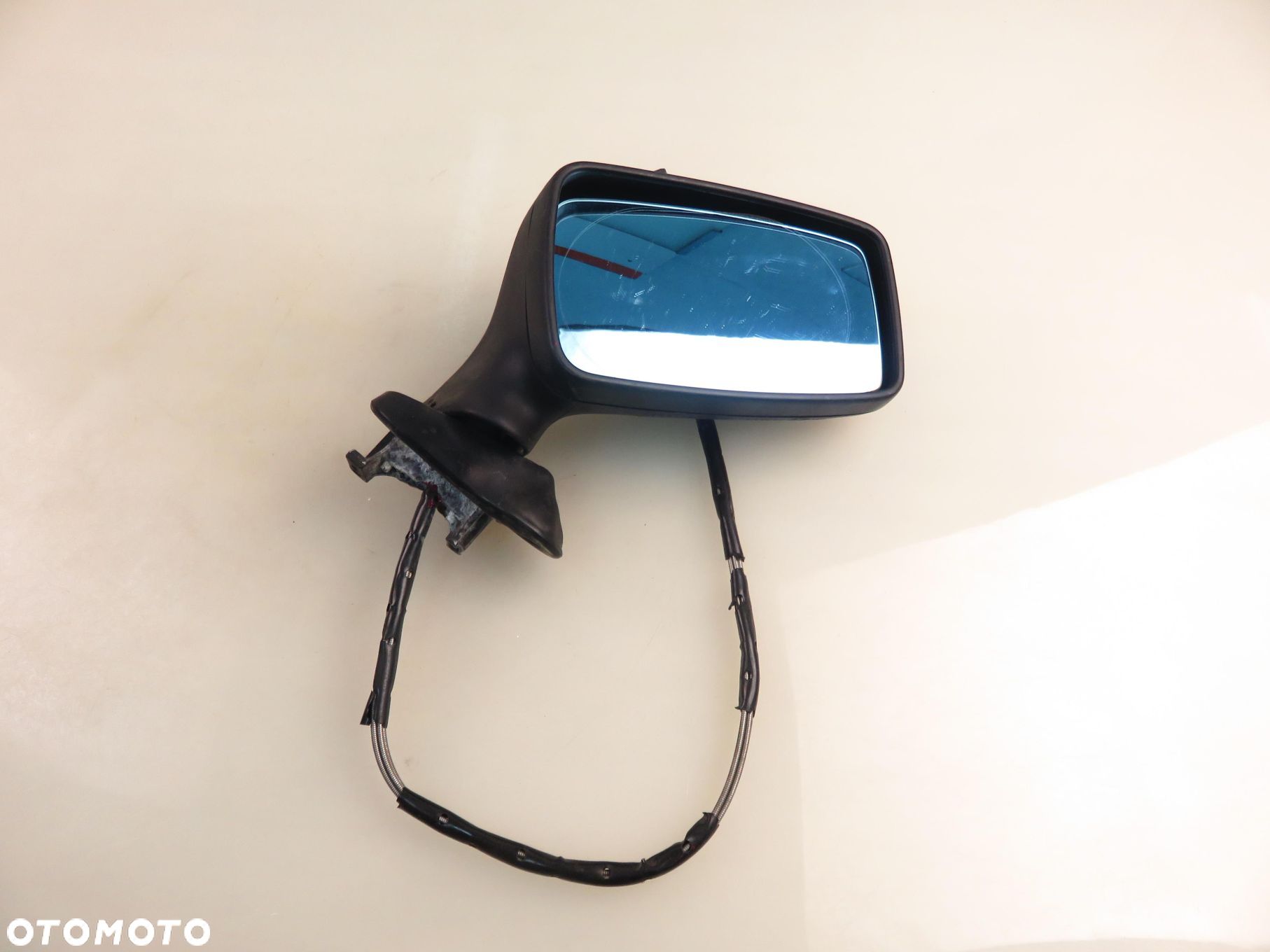 LUSTERKO PRAWE AUDI 80 B4  LZ6P MANUAL - 1