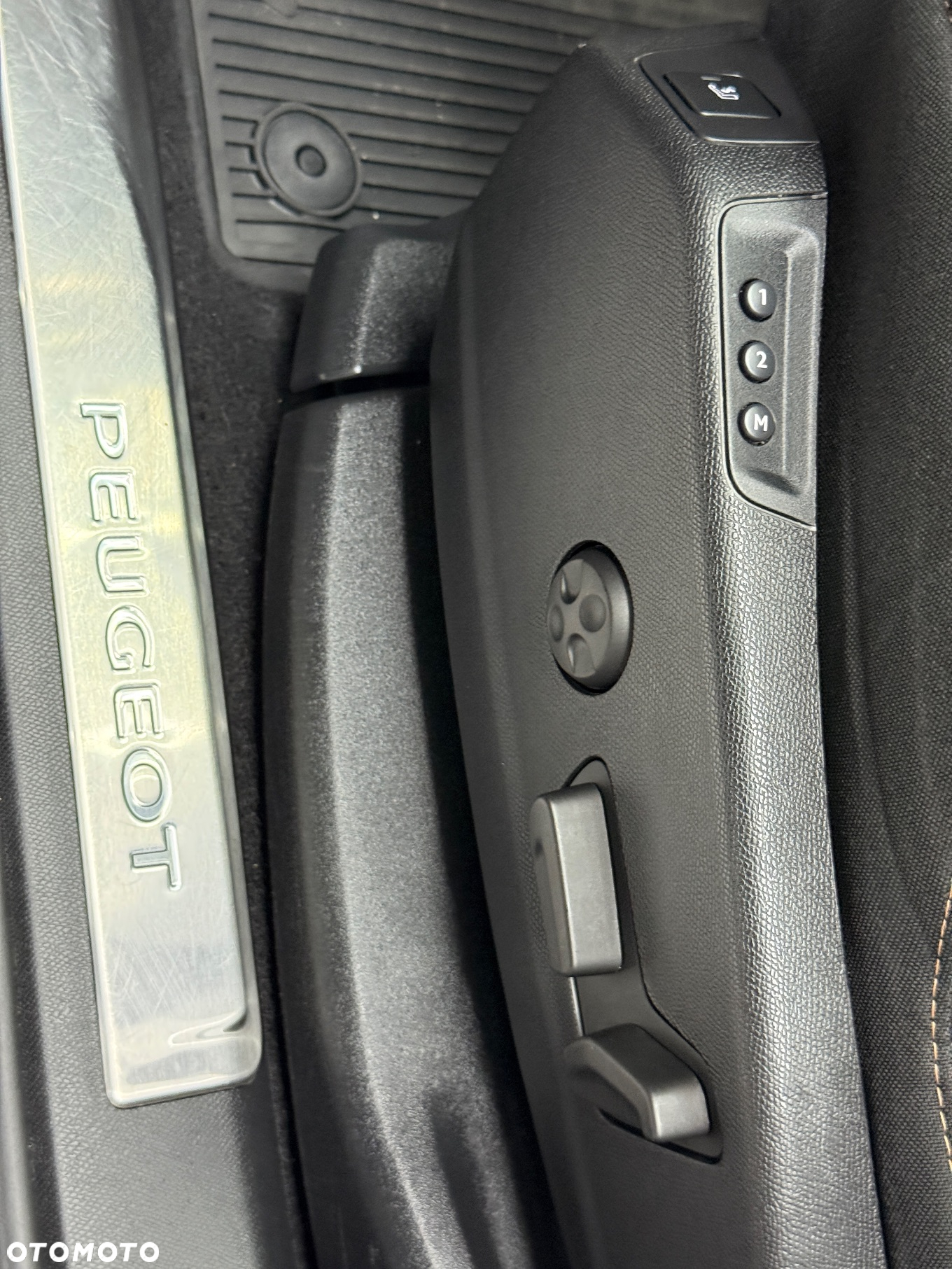 Peugeot 3008 THP 165 EAT6 Stop & Start Allure - 19