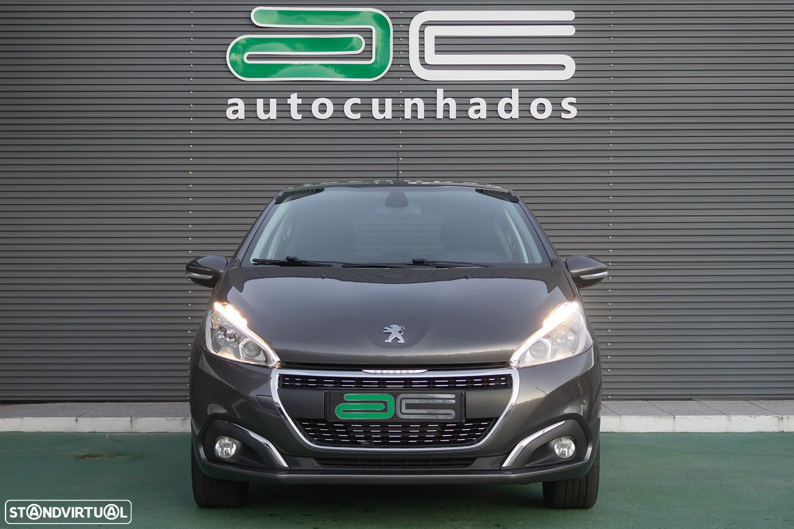 Peugeot 208 1.2 PureTech Signature - 2
