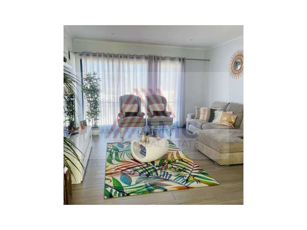 VENDE-SE EXCELENTE APARTAMENTO NO CENTRO DA VILA DA MADALENA - Grande imagem: 2/31