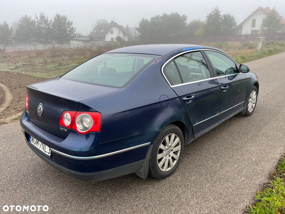 Volkswagen Passat 2.0 Blue TDI SCR Highline - 4