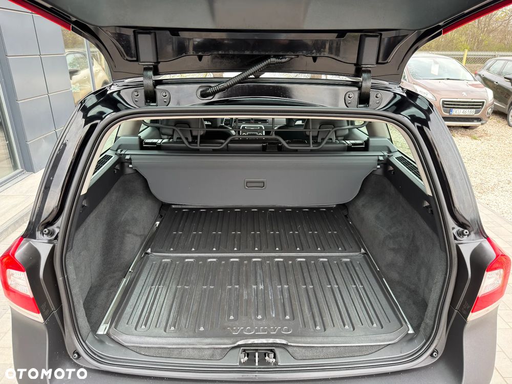 Volvo XC 70 ver-d4-drive--e-dynamic-momentum - 23