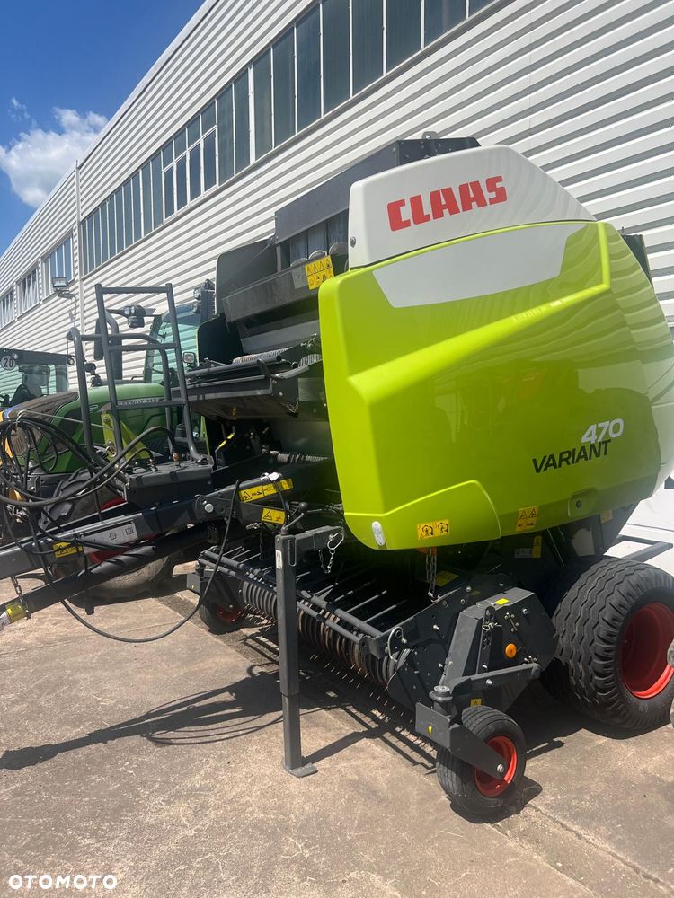 Claas Variant 470 - 1