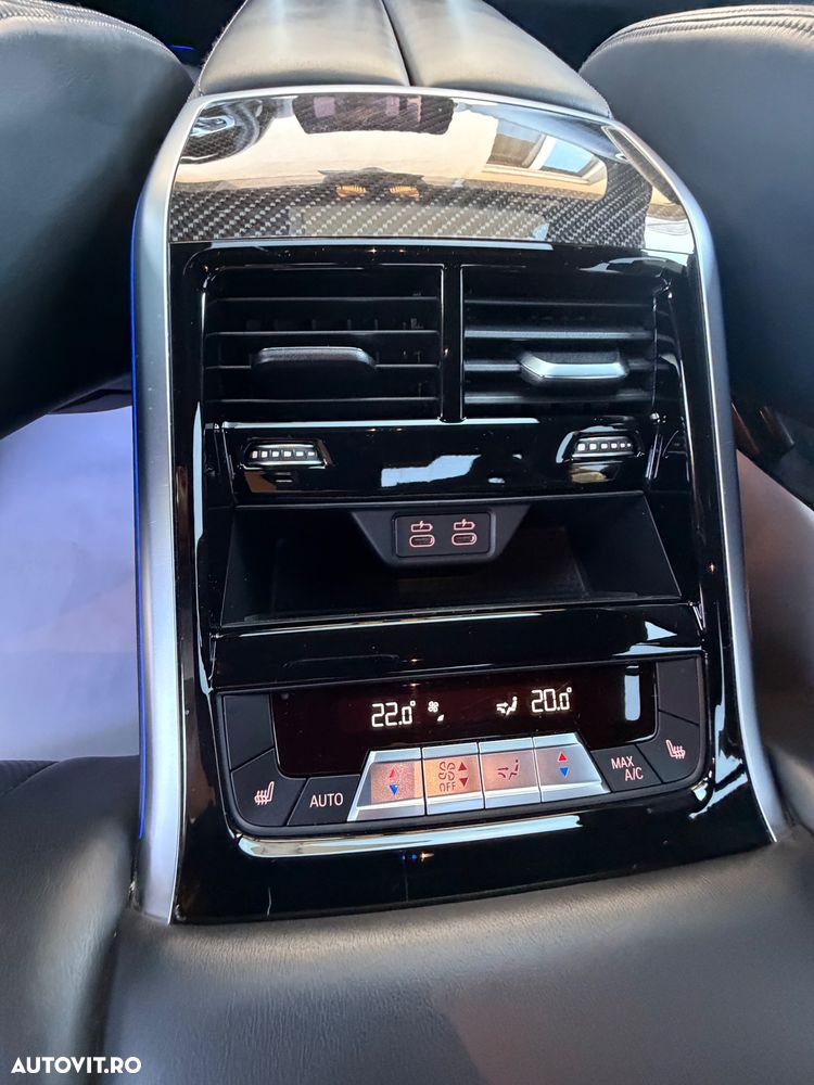 BMW Seria 8 - 21