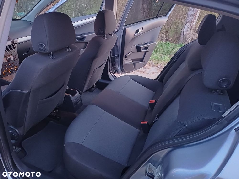 Opel Astra 1.6 Start - 12