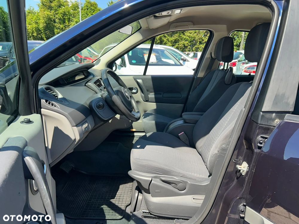Renault Scenic 1.6 16V Privilege - 13