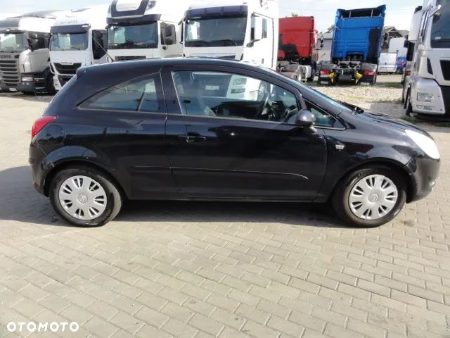 Opel Corsa 1.2 16V Cosmo - 6