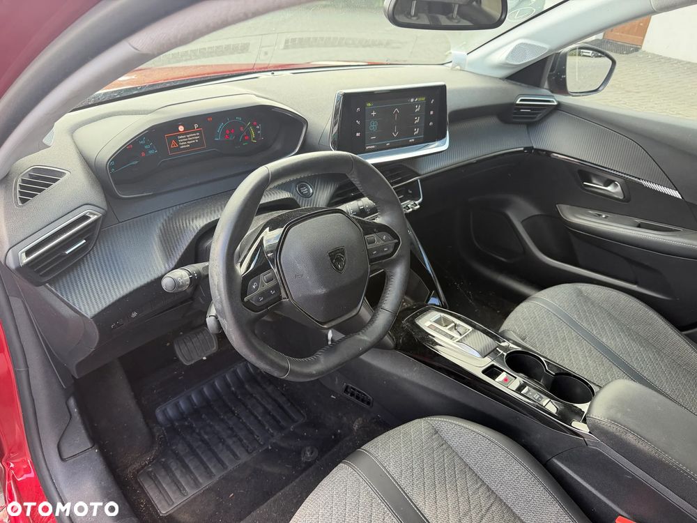 Peugeot 208 - 10