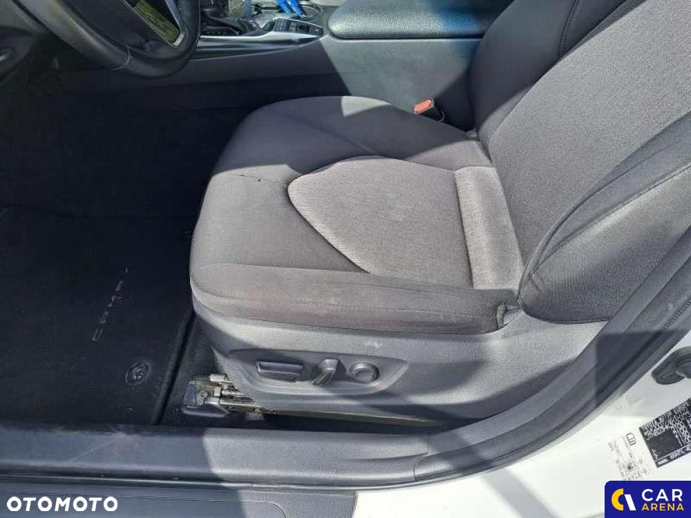 Toyota Camry - 16