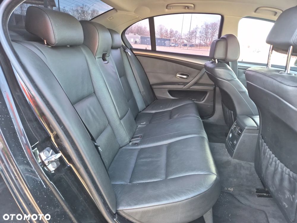 BMW Seria 5 525d Edition Exclusive - 6