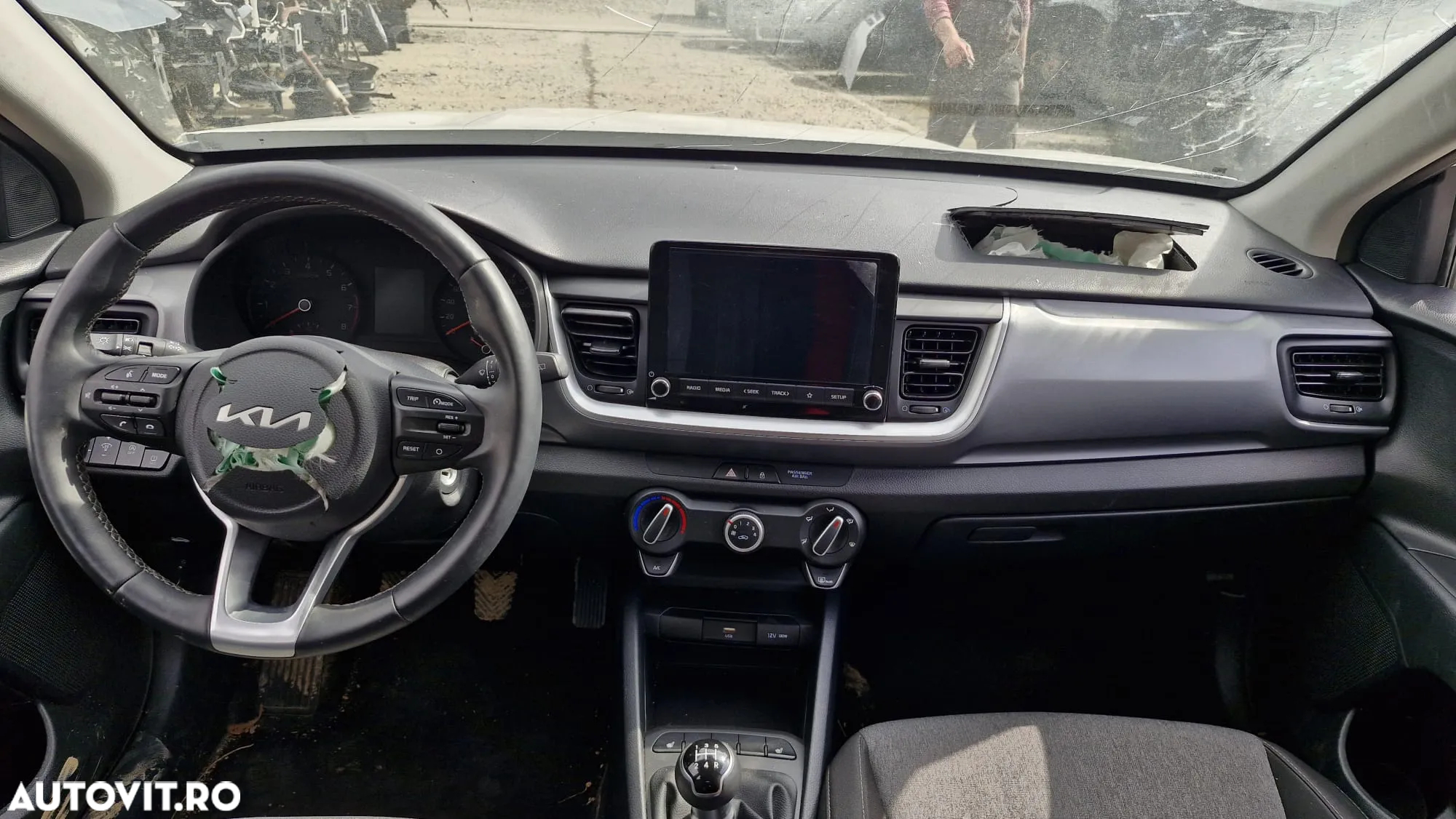 Dezmembram Kia Stonic an 2024 motor 1.2 benzina - 4