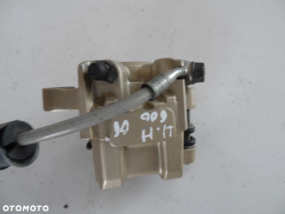 HONDA HORNET 600 PC36 zacisk hamulcowy tył - 2