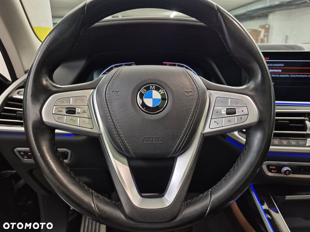 BMW X7 - 29