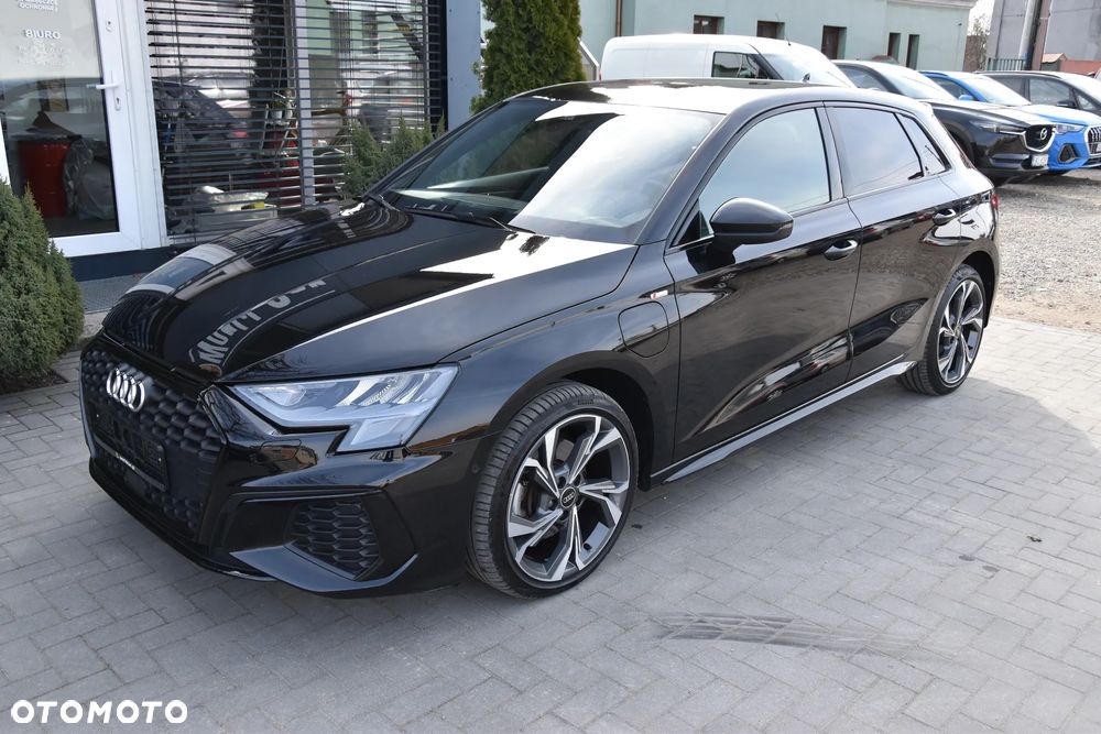 Audi A3 Sportback 40 TFSIe S tronic S line - 4