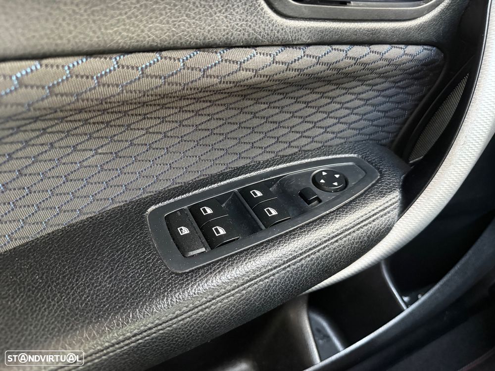 BMW 118 d Pack M Auto - 24