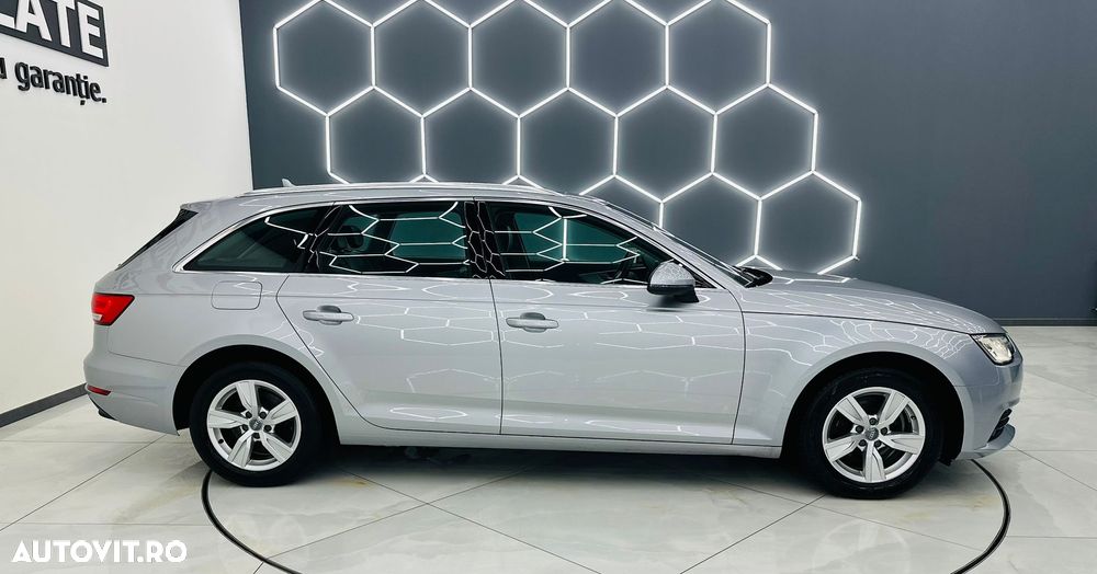 Audi A4 30 TDI S tronic advanced - 33