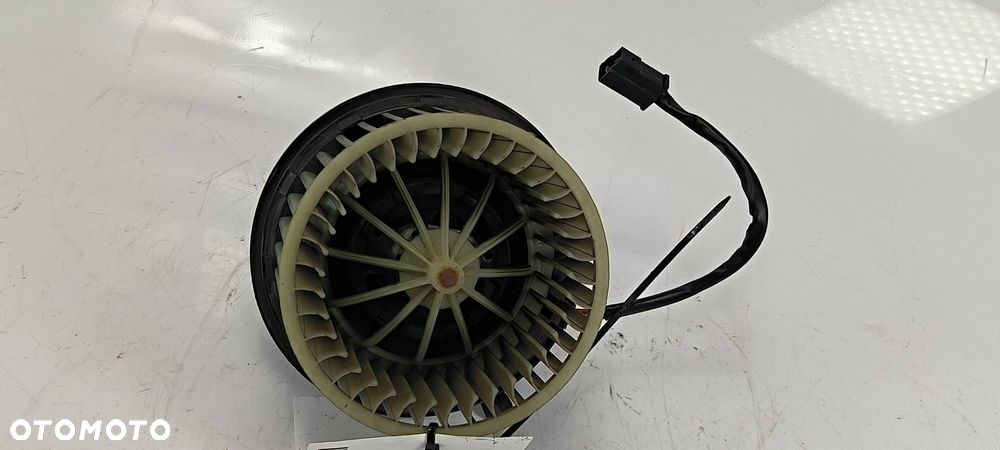 WENTYLATOR KABINOWY AUDI A4 B5 893819021 - 2