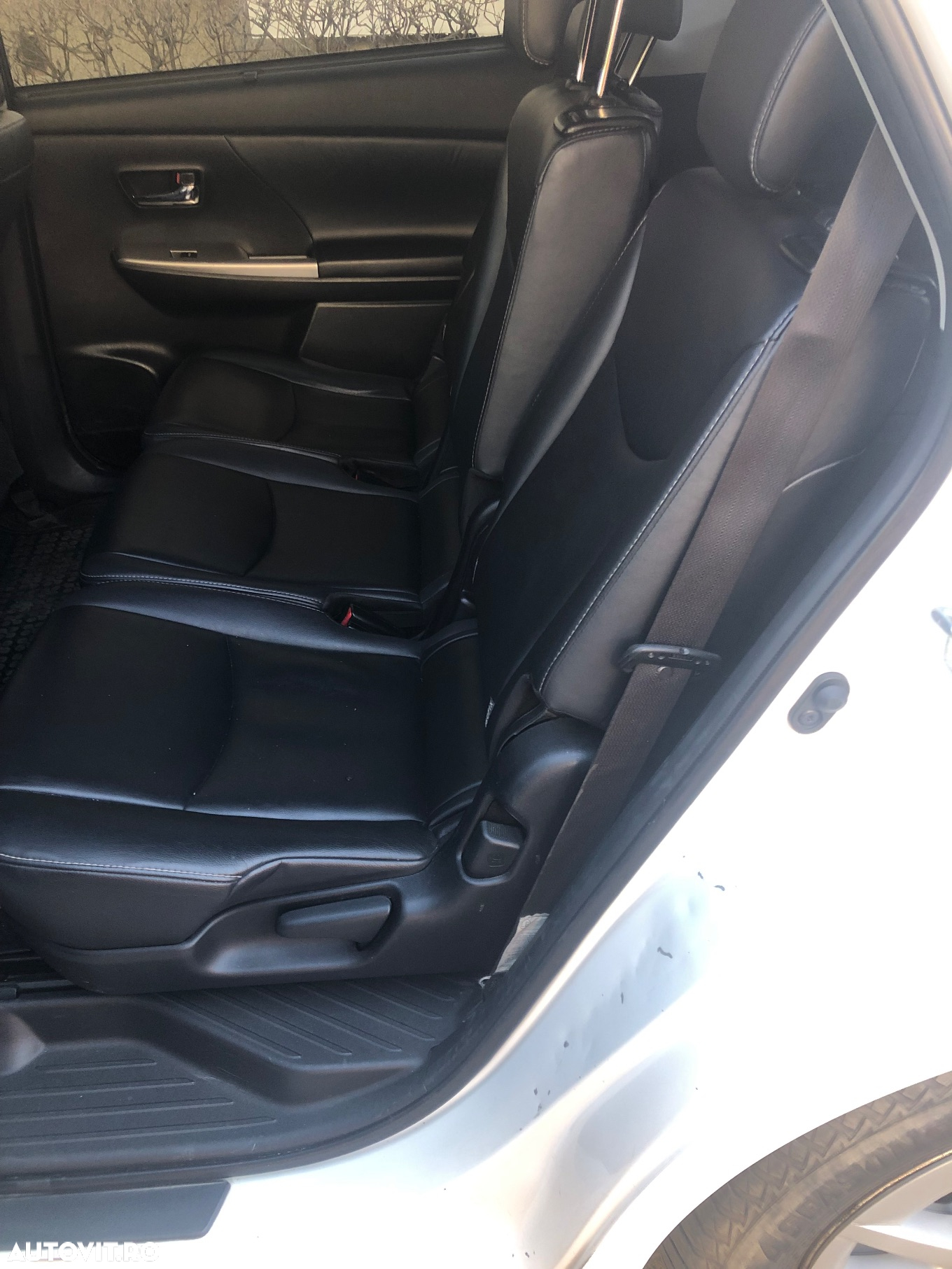 Toyota Prius+ (Hybrid) Executive - 10
