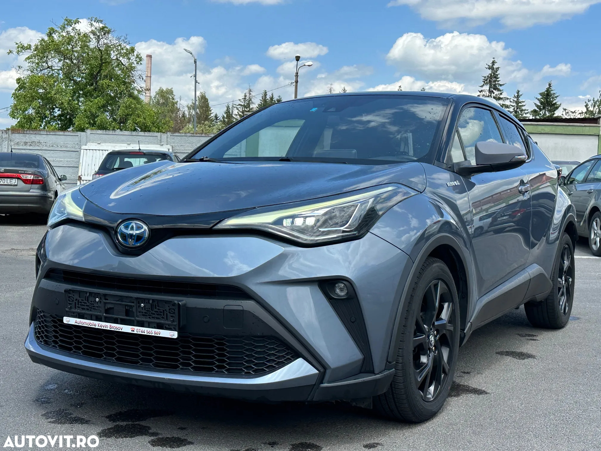 Toyota C-HR 2.0 HSD 184 CP 4x2 CVT Classy Bi-Tone - 29