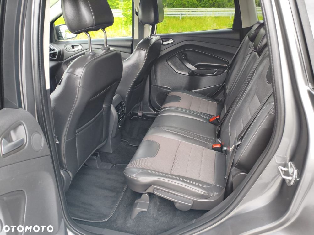 Ford Kuga 2.0 TDCi 4x4 Titanium - 24
