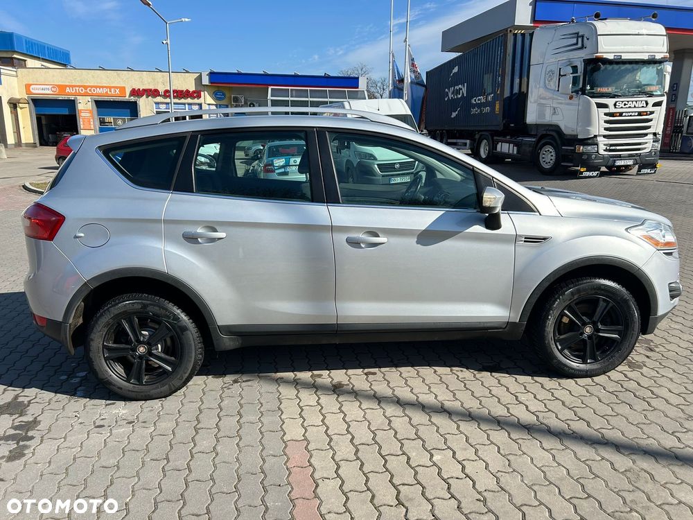 Ford Kuga 2.0 TDCi 2x4 Titanium - 3