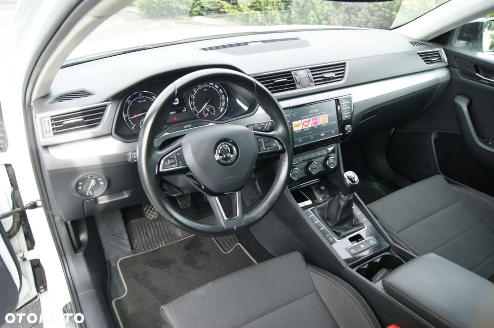 Skoda Superb 2.0 TDI Ambition - 9