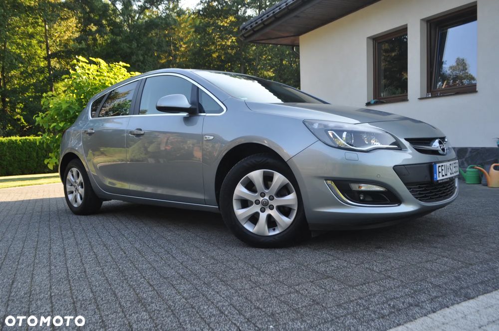 Opel Astra 1.4 Turbo Exklusiv - 3