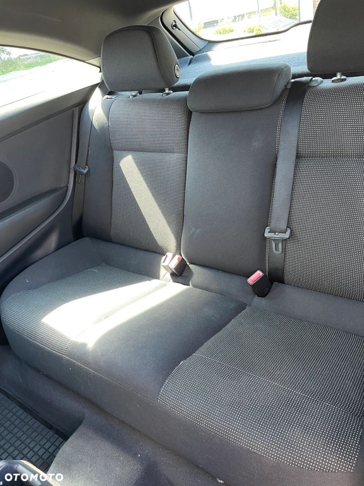 Opel Astra III GTC 1.8 Cosmo - 9