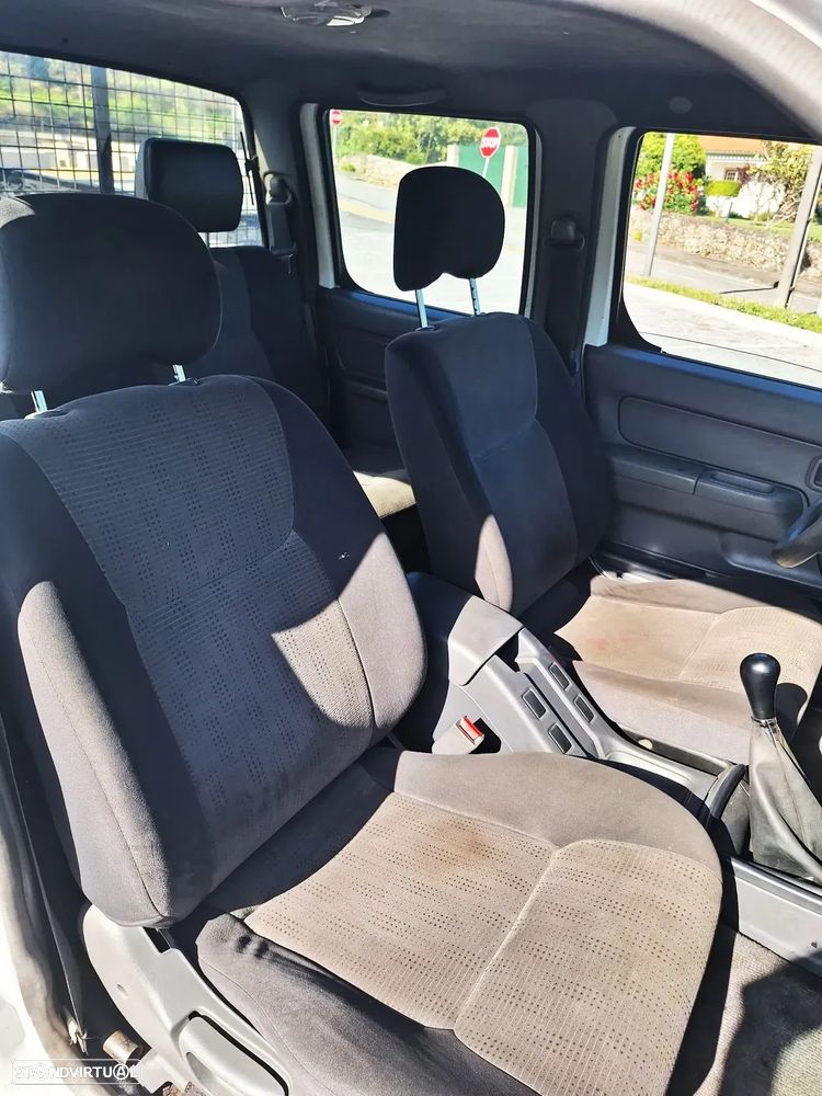Nissan D22 Pick Up 2.5Di Cabine Dupla - 11