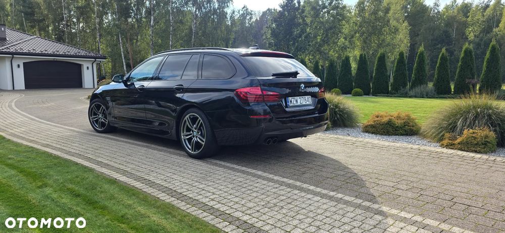 BMW Seria 5 525d Touring - 10