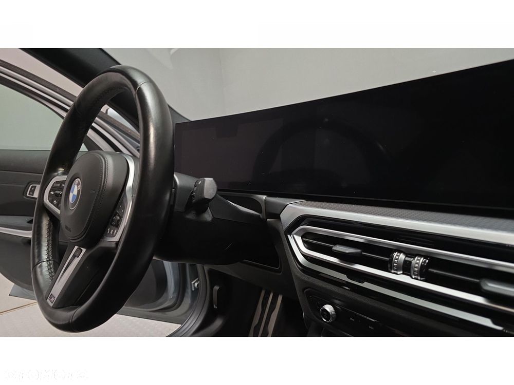 BMW Seria 3 320d xDrive mHEV M Sport - 30