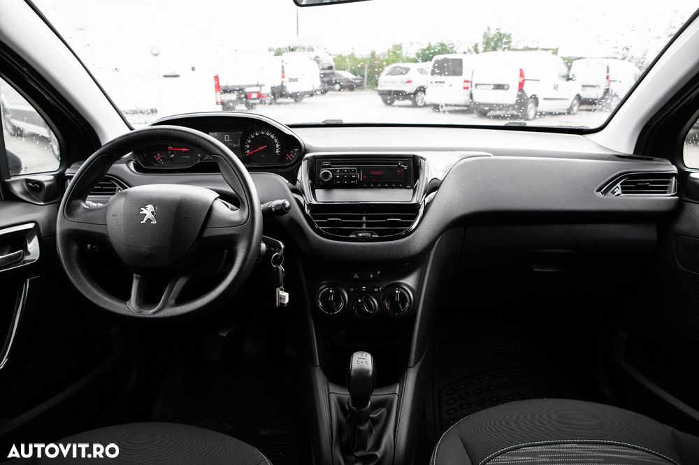 Peugeot 208 1.0 L PureTech Active - 8