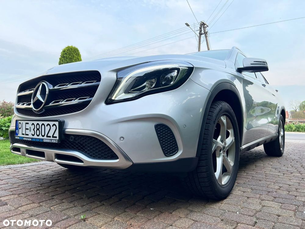 Mercedes-Benz GLA 200 d 7G-DCT AMG Line - 4