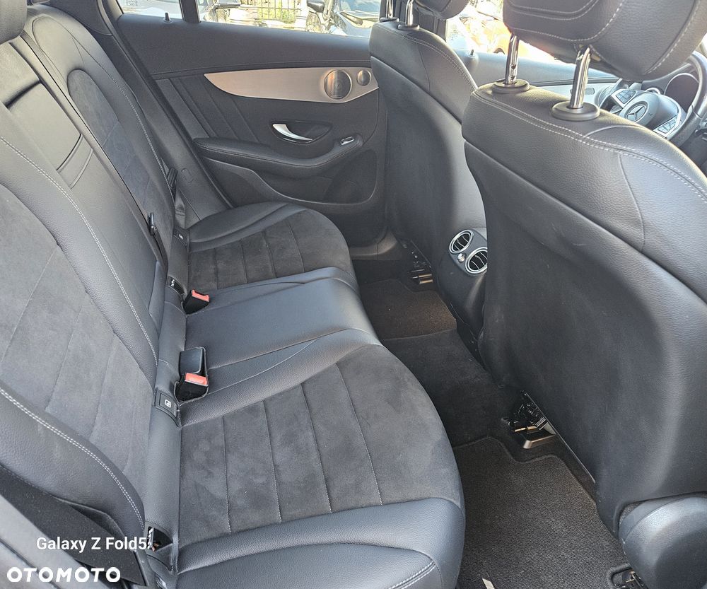 Mercedes-Benz GLC 250 d 4Matic 9G-TRONIC AMG Line - 23