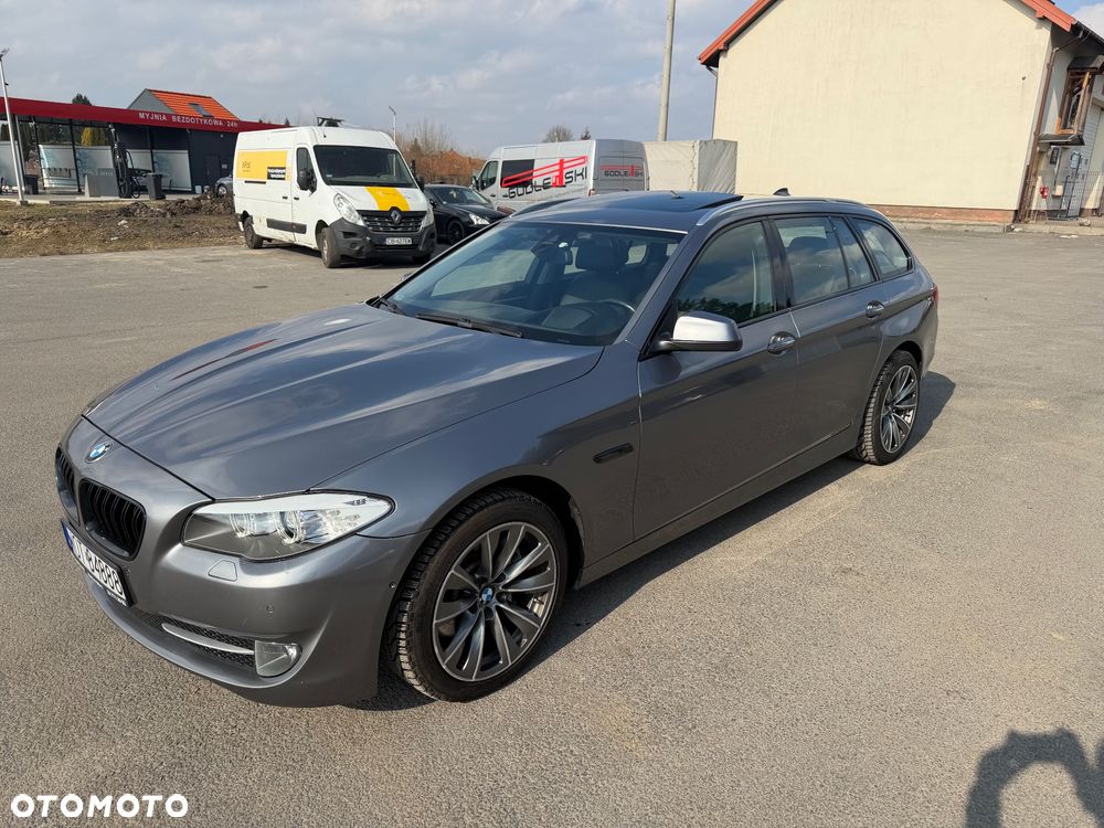 BMW Seria 5 525d xDrive Sport-Aut - 13
