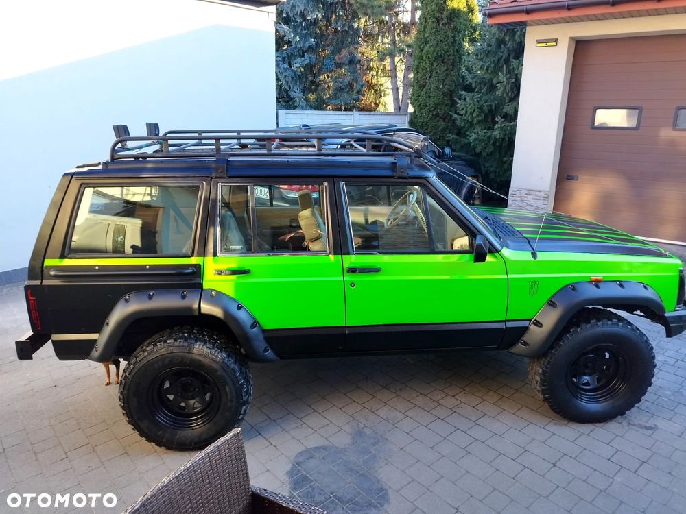 Jeep Cherokee 2.5 Sport - 10