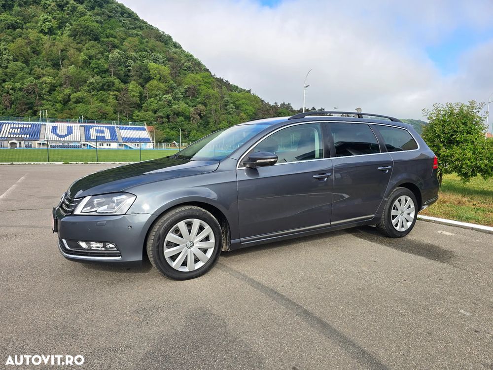 Volkswagen Passat - 1