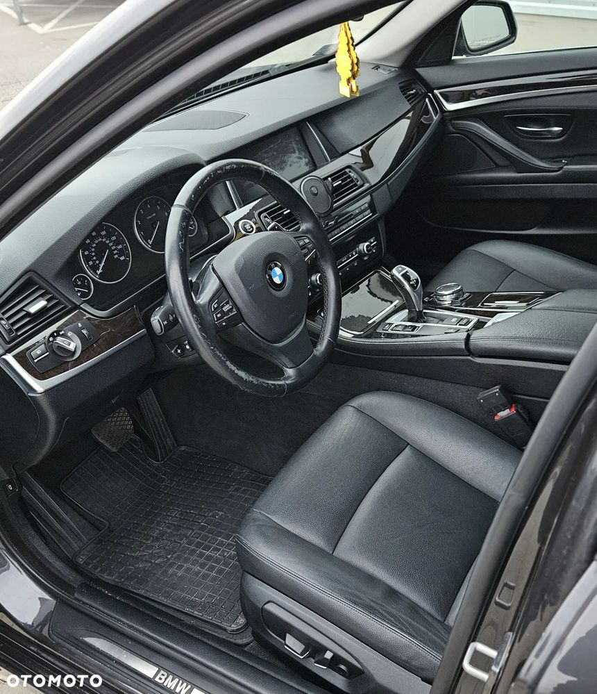 BMW Seria 5 528i xDrive - 6